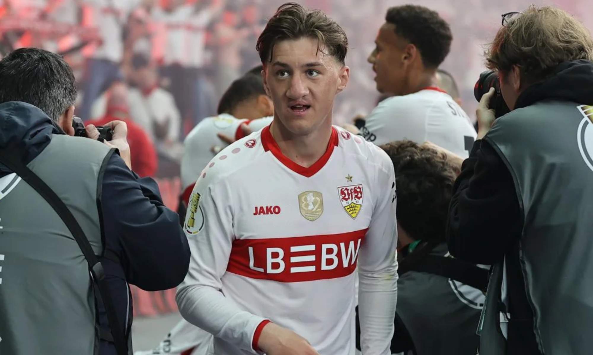 Angelo Stiller vuelve a estar en el objetivo del Real Madrid.