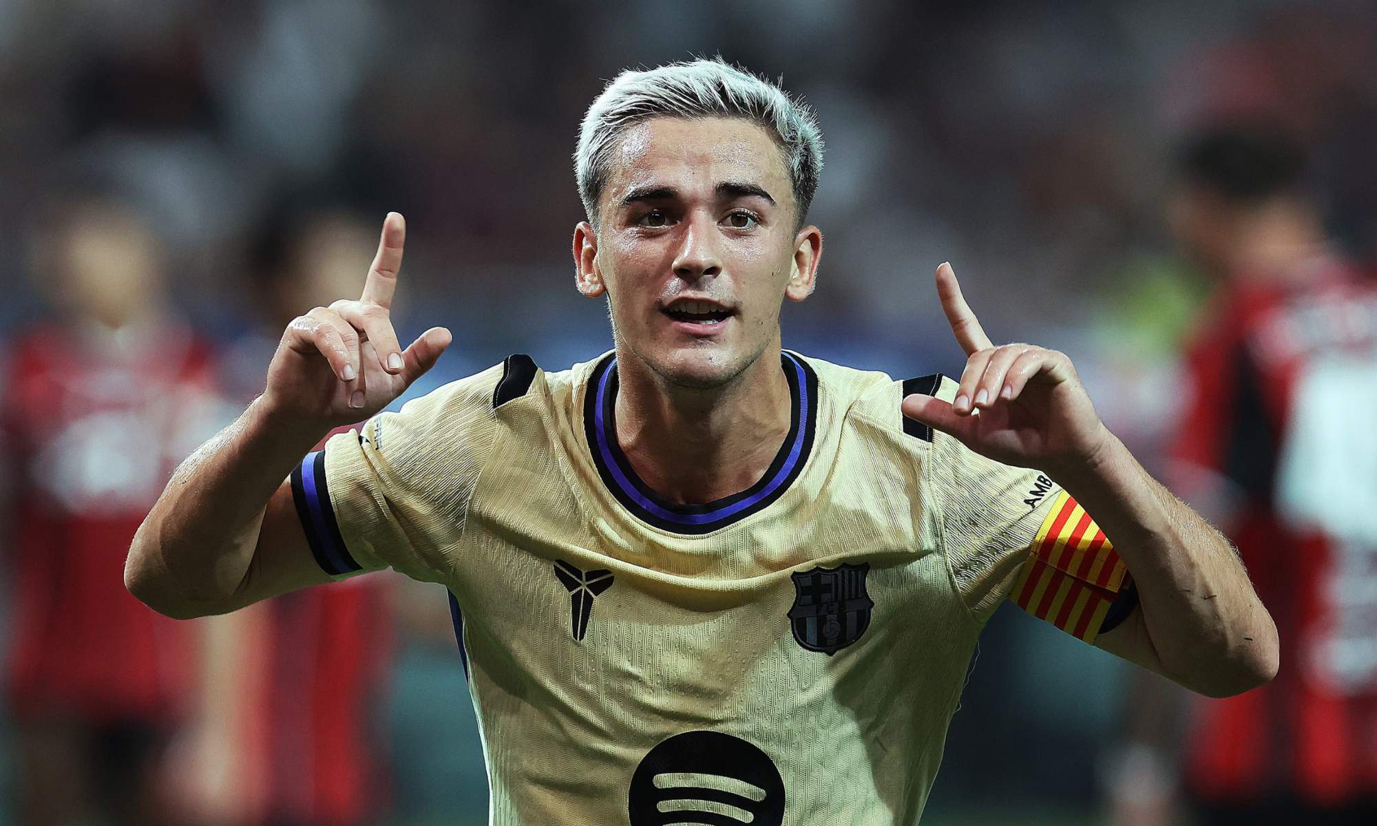 Un soberbio Gavi saca pecho por los logros del Barça durante el año pasado, cuando habla de los fichajes del Real Madrid en este mercado veraniego. Un soberbio Gavi saca pecho por los logros del Barça durante el año pasado, cuando habla de los fichajes del Real Madrid en este mercado veraniego.