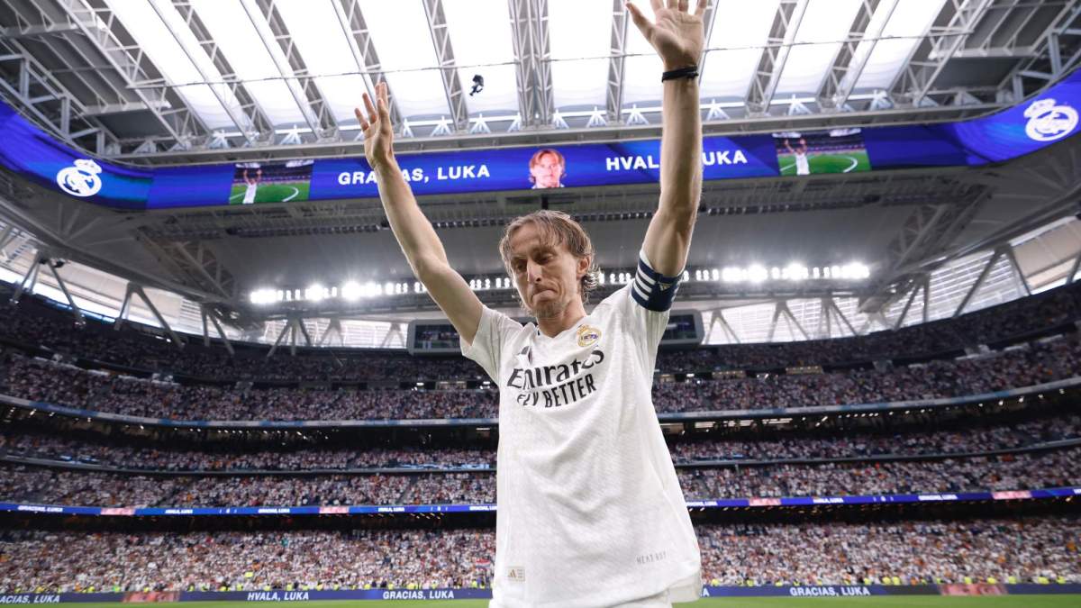 Luka Modric, despidiéndose del Santiago Bernabéu el pasado 24 de mayo. Luka Modric, despidiéndose del Santiago Bernabéu el pasado 24 de mayo.