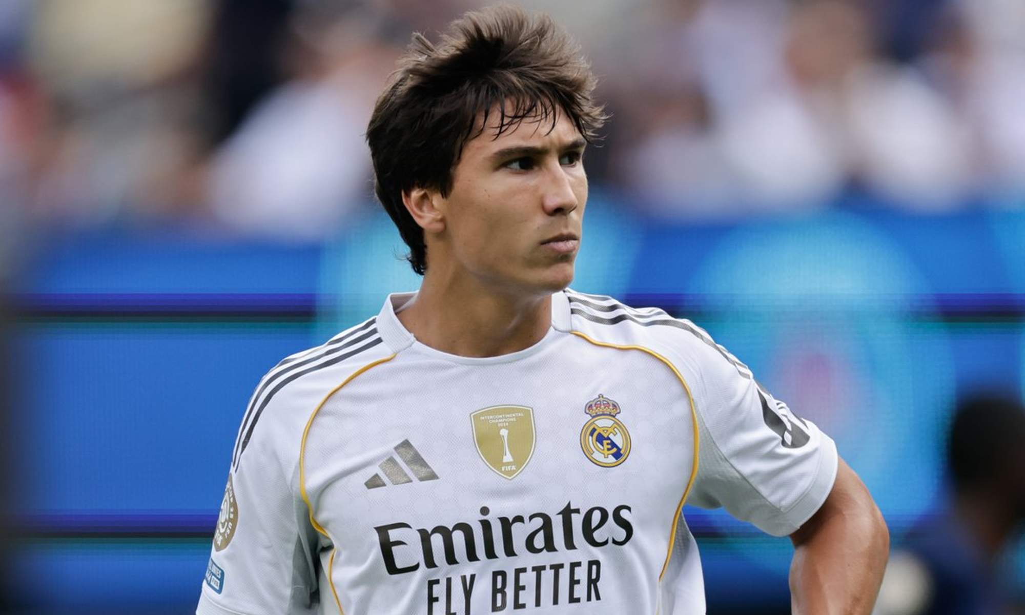 Gonzalo García jugando un partido con el Real Madrid. 