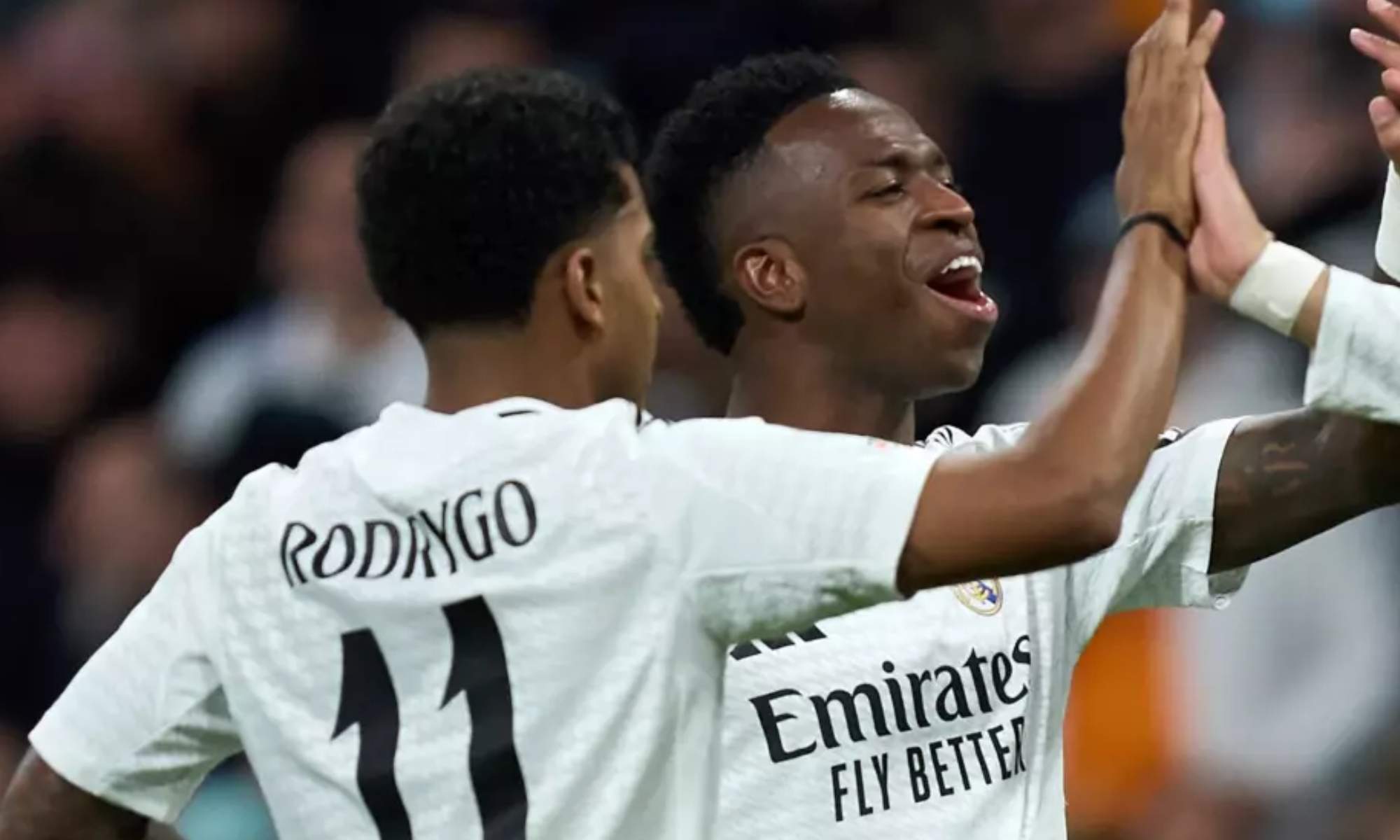 Rodrygo Goes y Vinicius Junior, celebrando un gol del Real Madrid durante la campaña anterior.
