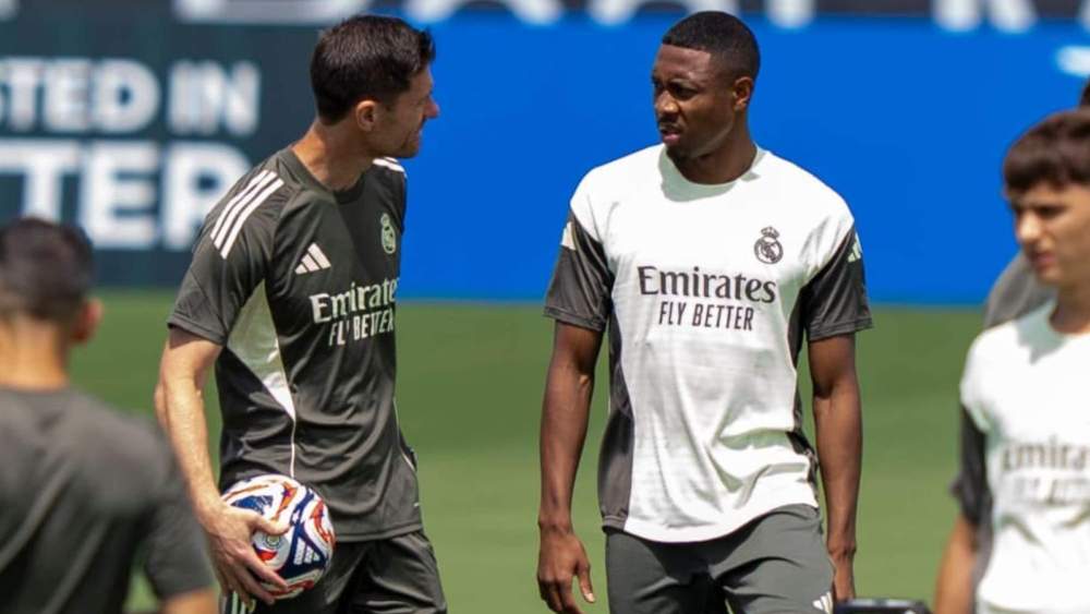 Xabi Alonso prueba a Alaba para la temporada Xabi Alonso prueba a Alaba para la temporada