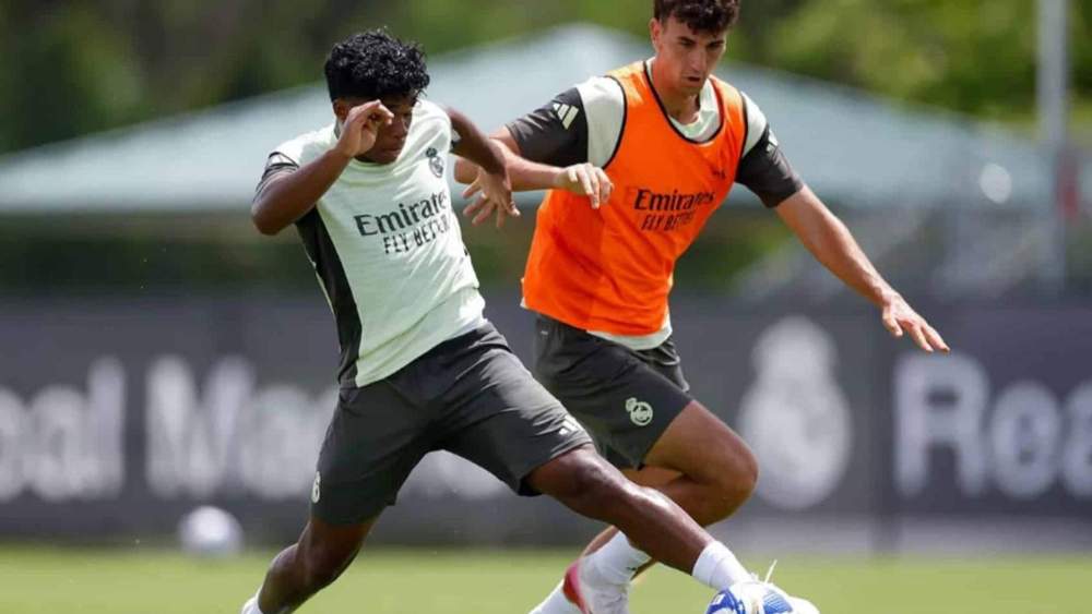 Endrick Felipe, durante un entrenamiento del Real Madrid en Valdebebas.