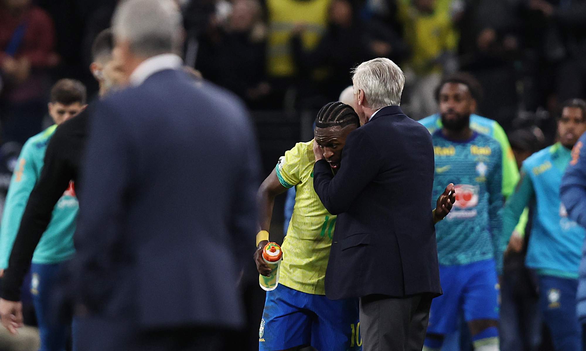 Carlo Ancelotti y Vinicius Junior, en un partido reciente de la Selección brasileña.
