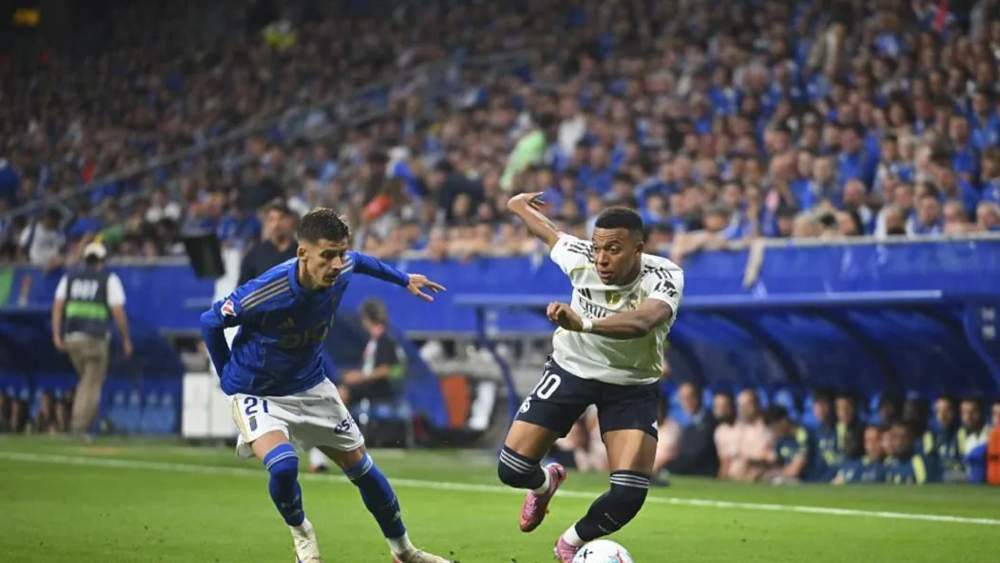 Kylian Mbappé frente al Oviedo Kylian Mbappé frente al Oviedo