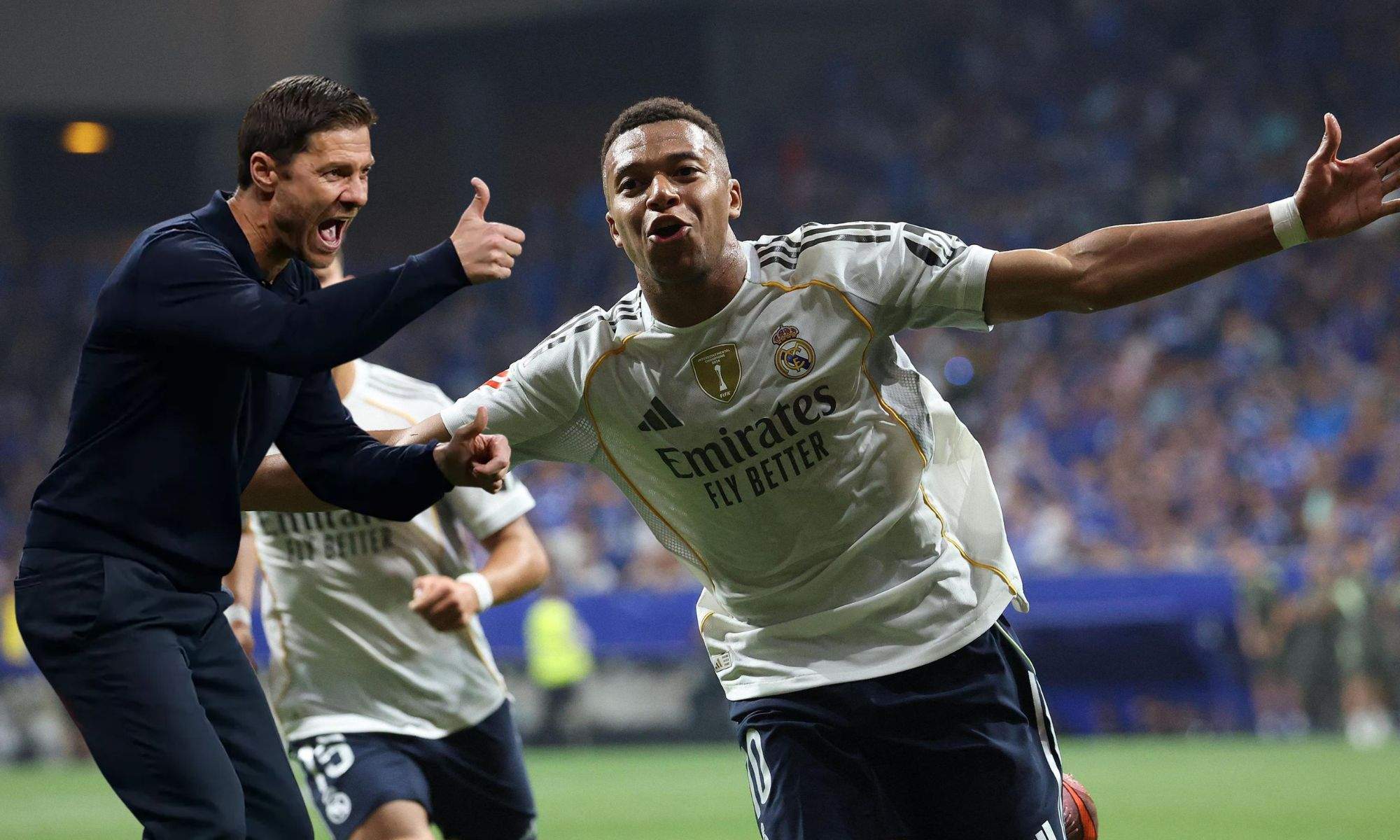 Xabi Alonso y Mbappé en el Carlos Tartiere