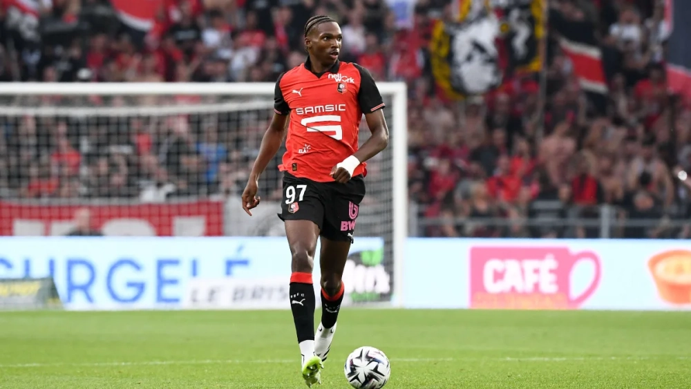Jeremy Jacquet con el Rennes Jeremy Jacquet con el Rennes