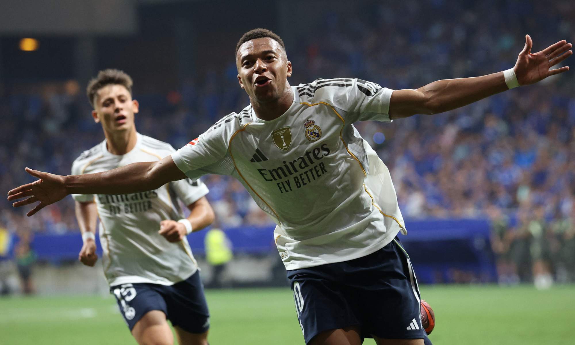 Kylian Mbappé, celebrando uno de los goles que marcó el domingo pasado en Oviedo.