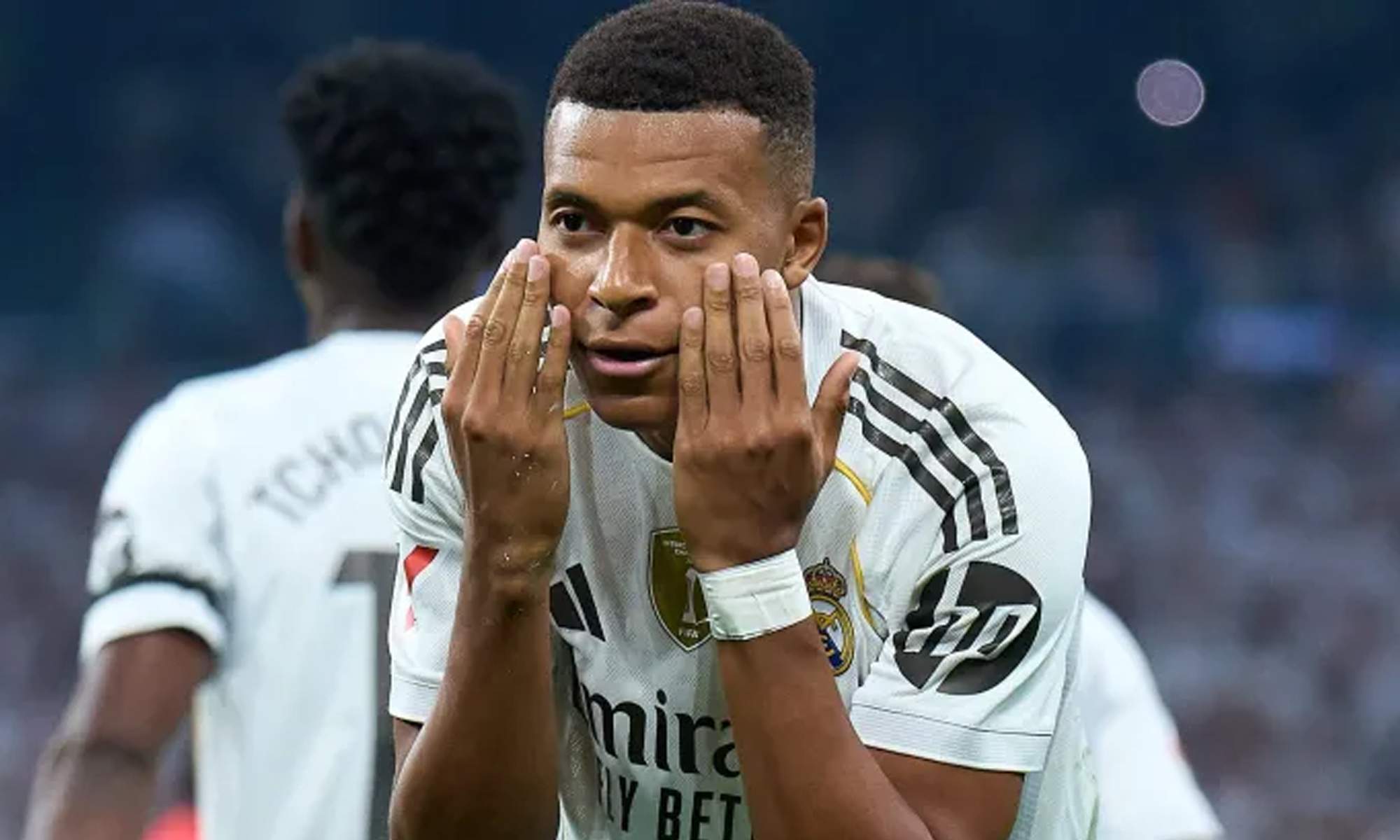 Kylian Mbappé celebrando un gol con el Real Madrid. 