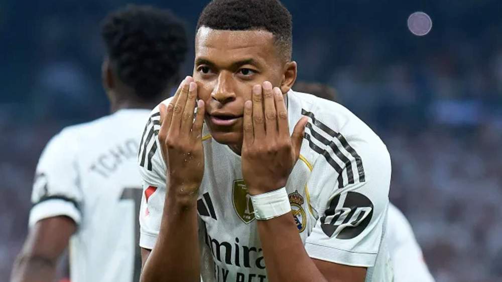 Kylian Mbappé celebrando un gol con el Real Madrid. 