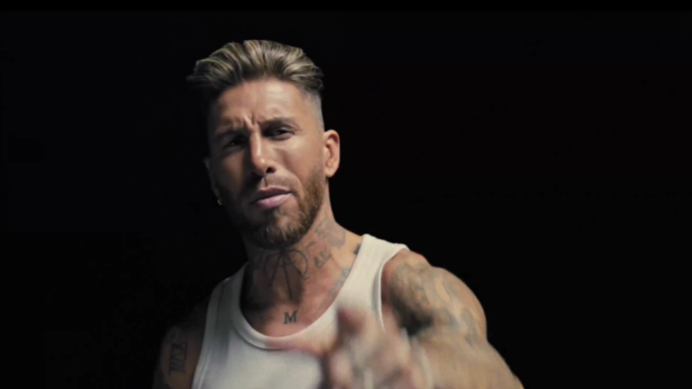 Sergio Ramos en el videoclip de su canción, "Cibeles". Sergio Ramos en el videoclip de su canción, "Cibeles".