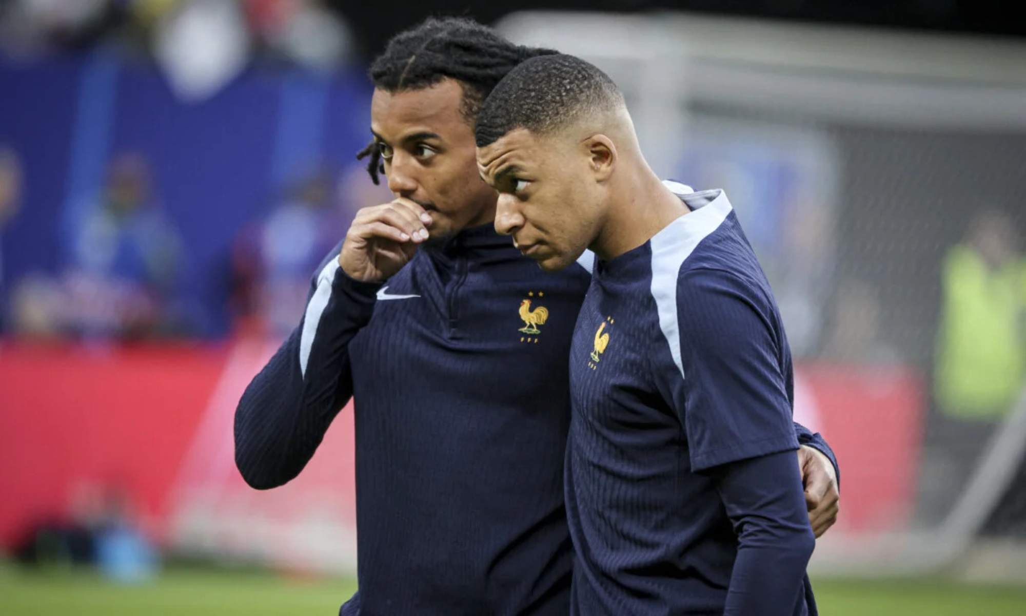 Koundé elogia a Mbappé en su rol como capitán