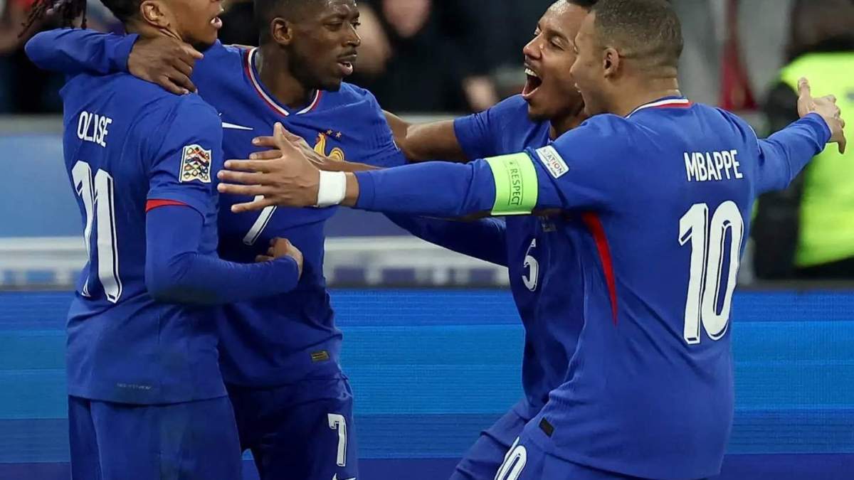Mbappé celebra el gol de Olise junto a Dembelé y Koundé Mbappé celebra el gol de Olise junto a Dembelé y Koundé