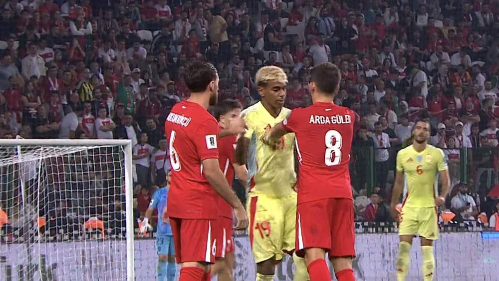 G0RQ 8TXYAAUVE9 G0RQ 8TXYAAUVE9