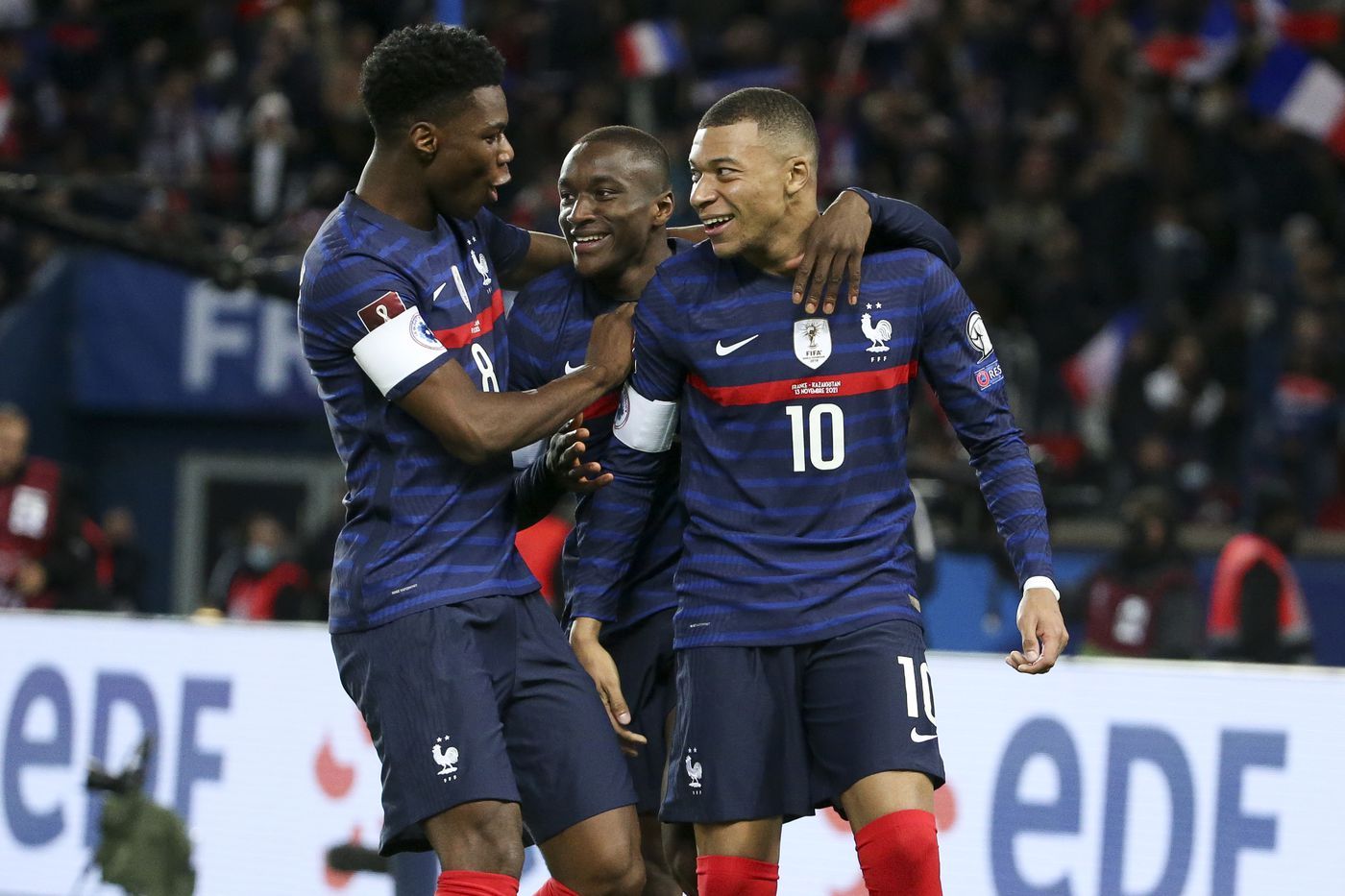 Aurélien Tchouameni y Kylian Mbappé