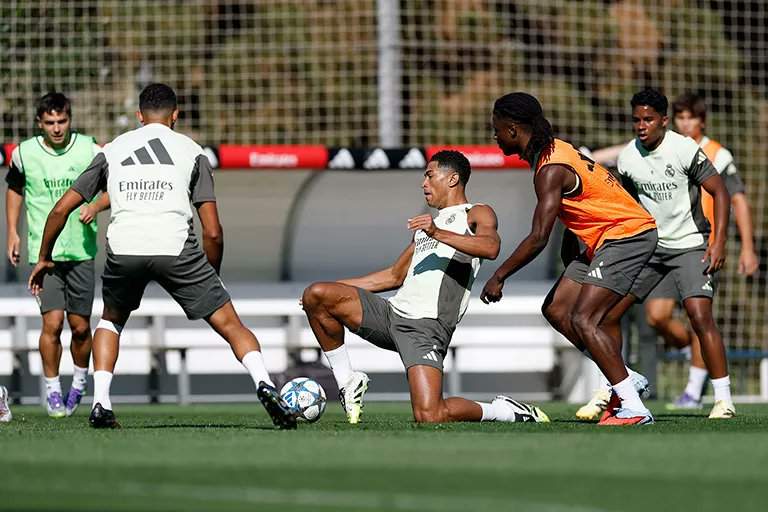 Bellingham, Camavinga y Endrick con el grupo