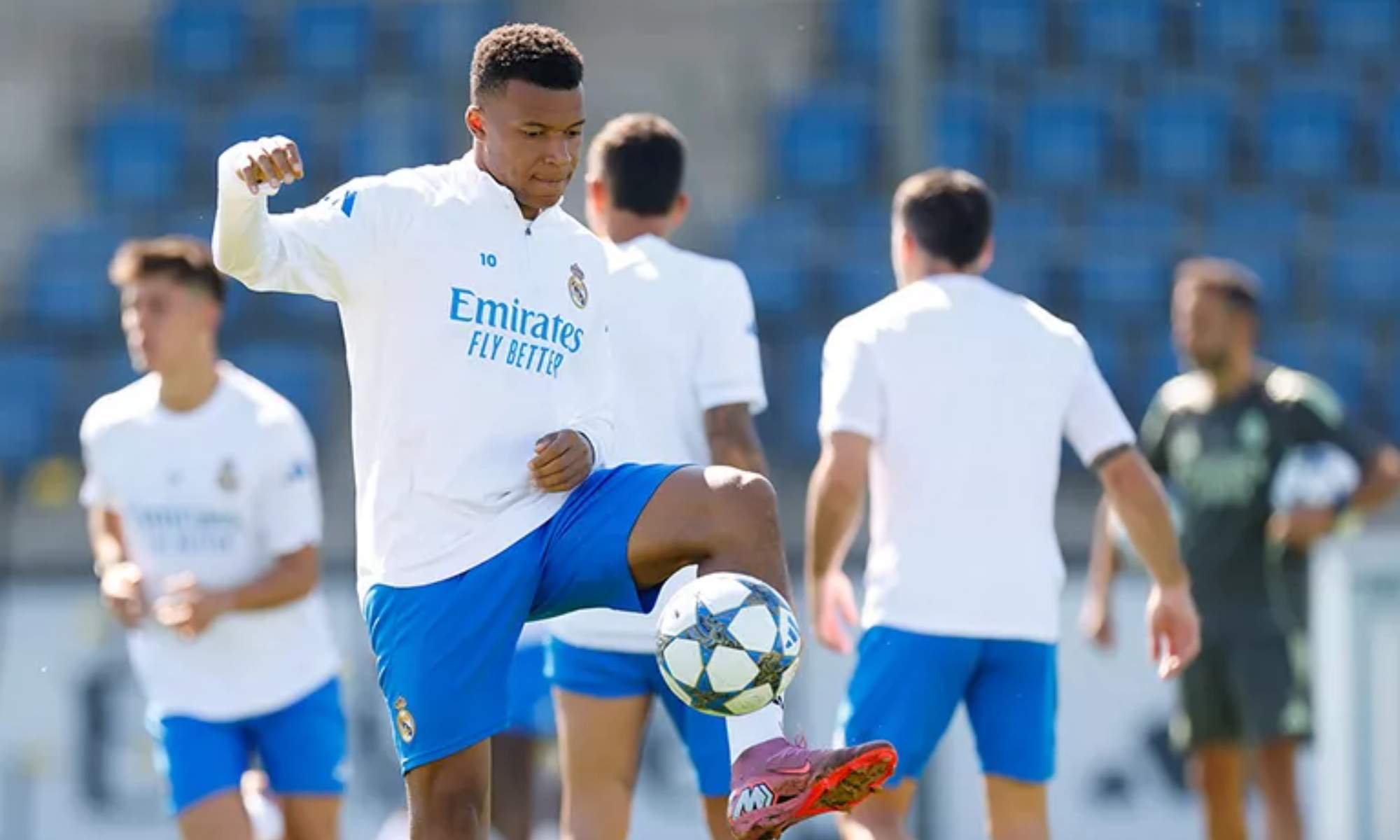 Kylian Mbappé, en el entrenamiento de esta mañana en Valdebebas con el Real Madrid.
