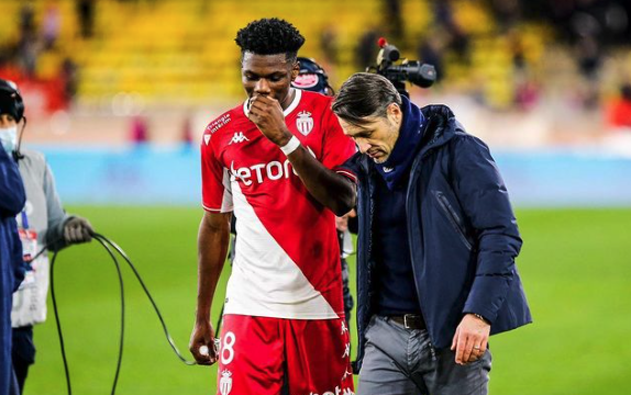 Aurélien Tchouameni haciendo lo que más le gusta, hablar