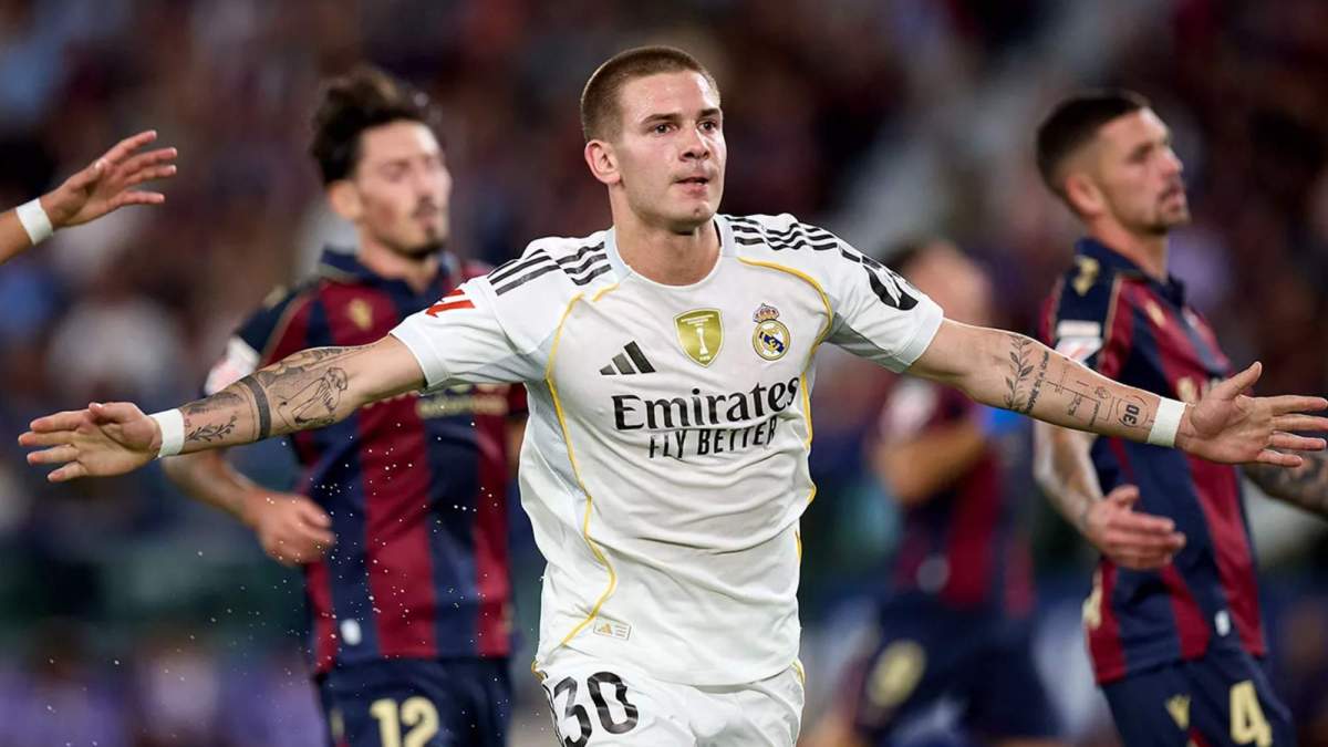 Franco Mastantuono, celebrando su gol al Levante, el primero que consigue desde su llegada al Real Madrid. Franco Mastantuono, celebrando su gol al Levante, el primero que consigue desde su llegada al Real Madrid.