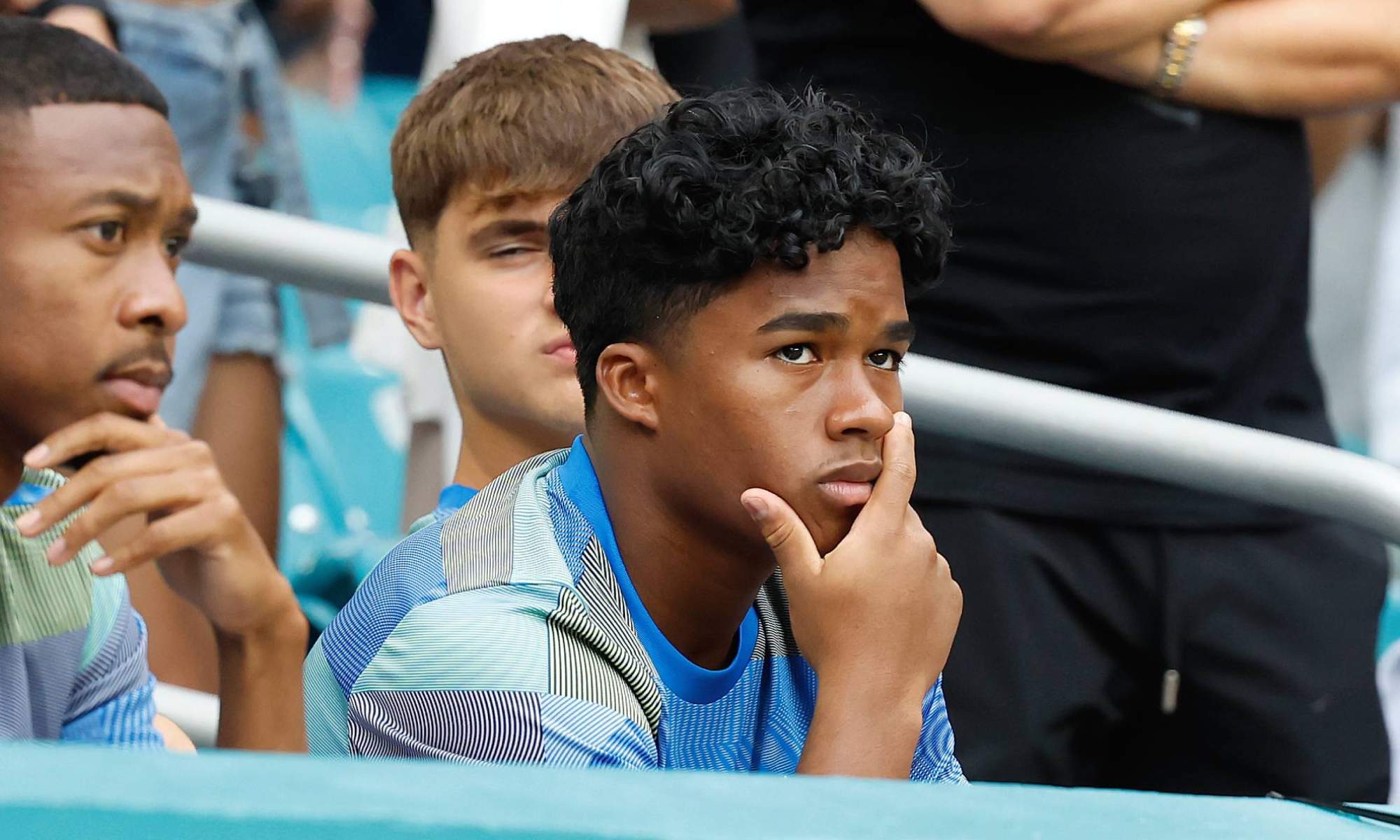 Endrick Felipe, en el banquillo, durante un partido del Real Madrid en el pasado Mundial de Clubes.