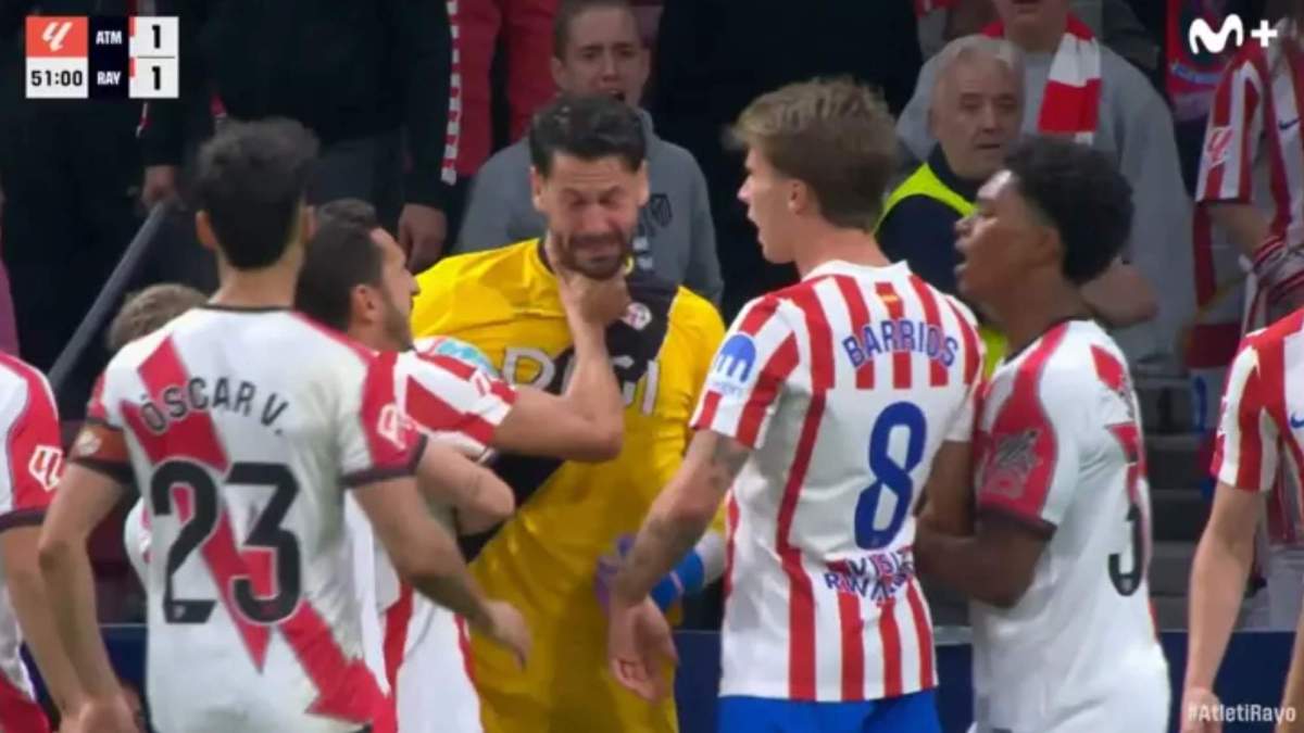 Koke debió ser uno de los expulsados en el encuentro del Atlético contra el Rayo Vallecano. Koke debió ser uno de los expulsados en el encuentro del Atlético contra el Rayo Vallecano.