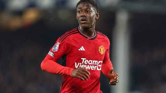 Kobbie Mainoo con el Manchester United