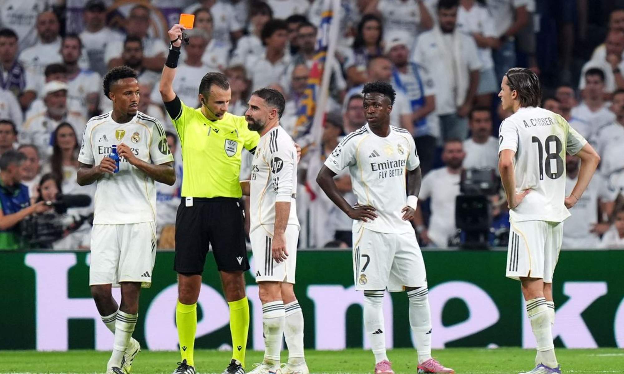 Dani Carvajal fue expulsado durante el debut del Real Madrid en la Champions, en el partido del Bernabéu ante el Olympique de Marsella.