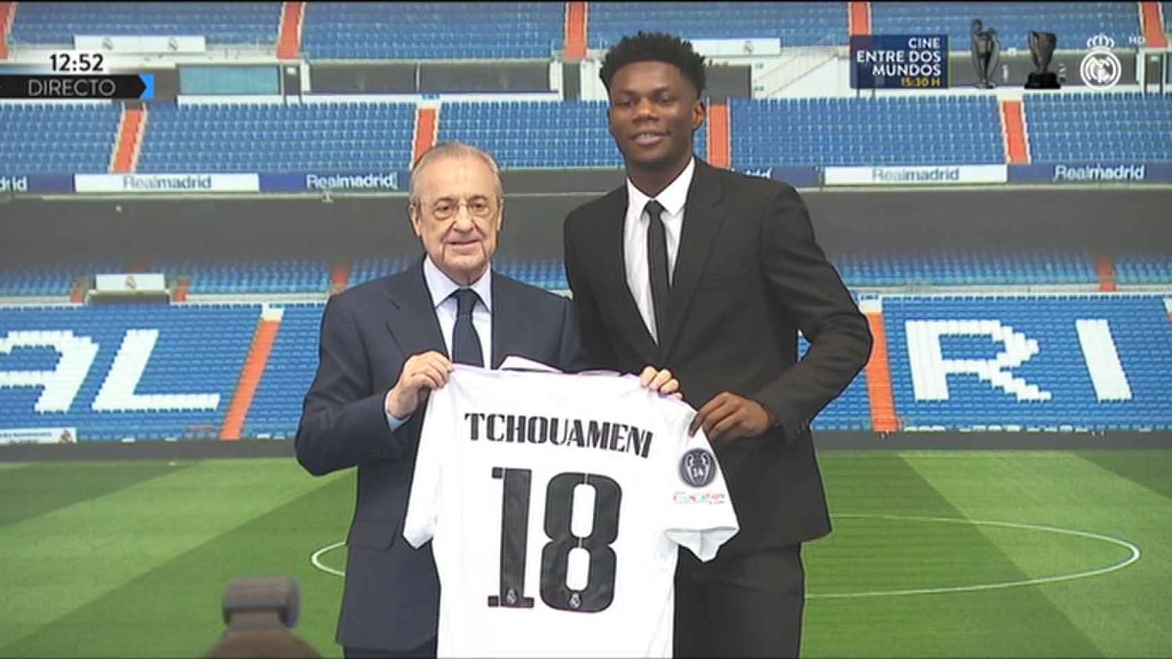 Florentino Pérez junto a Aurélien Tchouameni