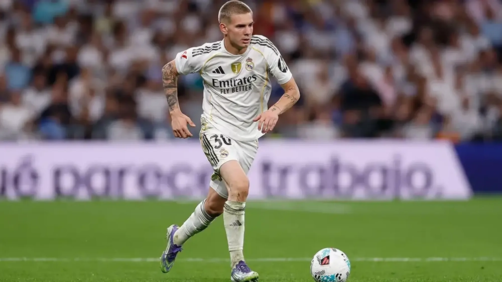 Franco Mastantuono disputando un partido con el Real Madrid. Franco Mastantuono disputando un partido con el Real Madrid.