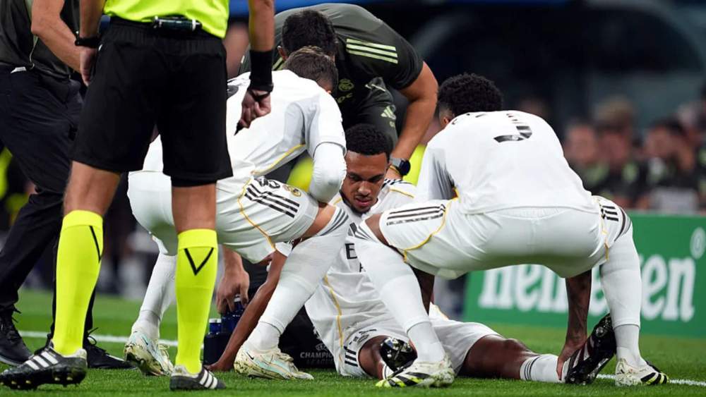 Trent Alexander-Arnold se lesionó en el debut del Madrid en la Champions contra el Marsella. Trent Alexander-Arnold se lesionó en el debut del Madrid en la Champions contra el Marsella.