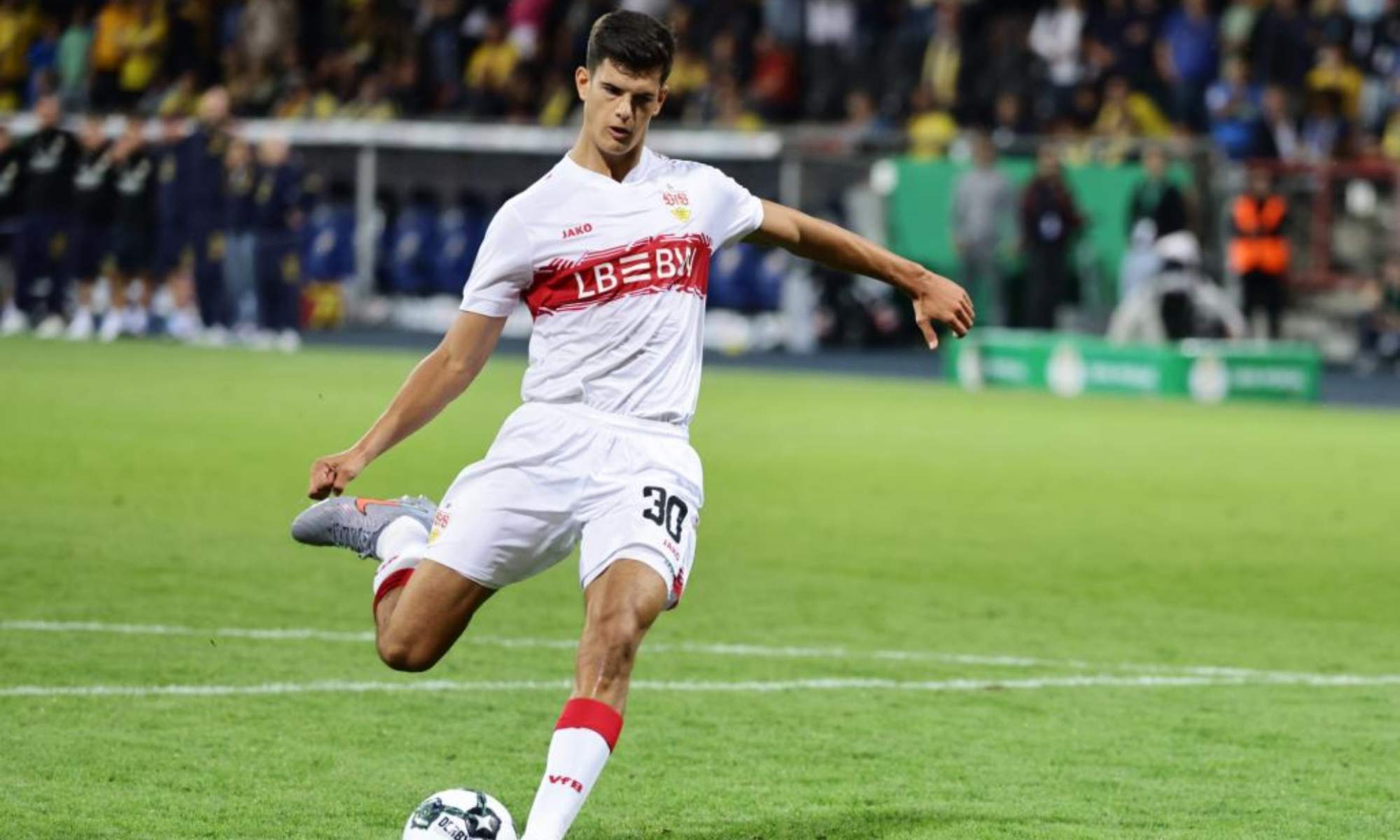 Chema Andrés se encuentra ahora en el Stuttgart, aunque el Real Madrid tiene muchas facilidades para recuperarle. Chema Andrés se encuentra ahora en el Stuttgart, aunque el Real Madrid tiene muchas facilidades para recuperarle.
