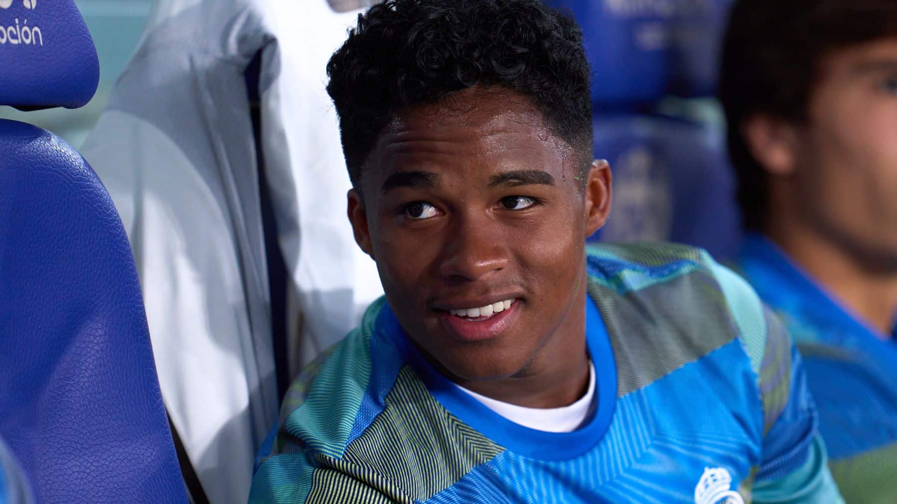 Endrick en el banquillo del Real Madrid.