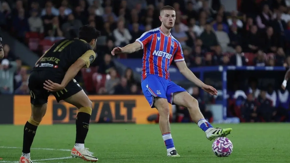 Adam Wharton in play for Crystal Palace 1
