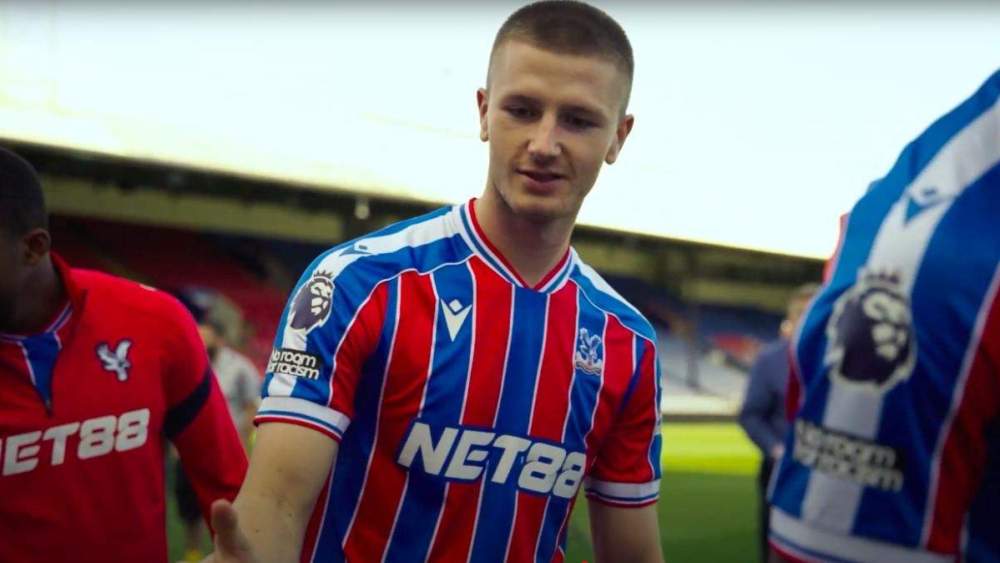 Adam Wharton antes de empezar un partido con el Crystal Palace Adam Wharton antes de empezar un partido con el Crystal Palace