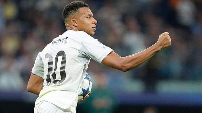 Kylian Mbappé jugando un partido con el Real Madrid. Kylian Mbappé jugando un partido con el Real Madrid.