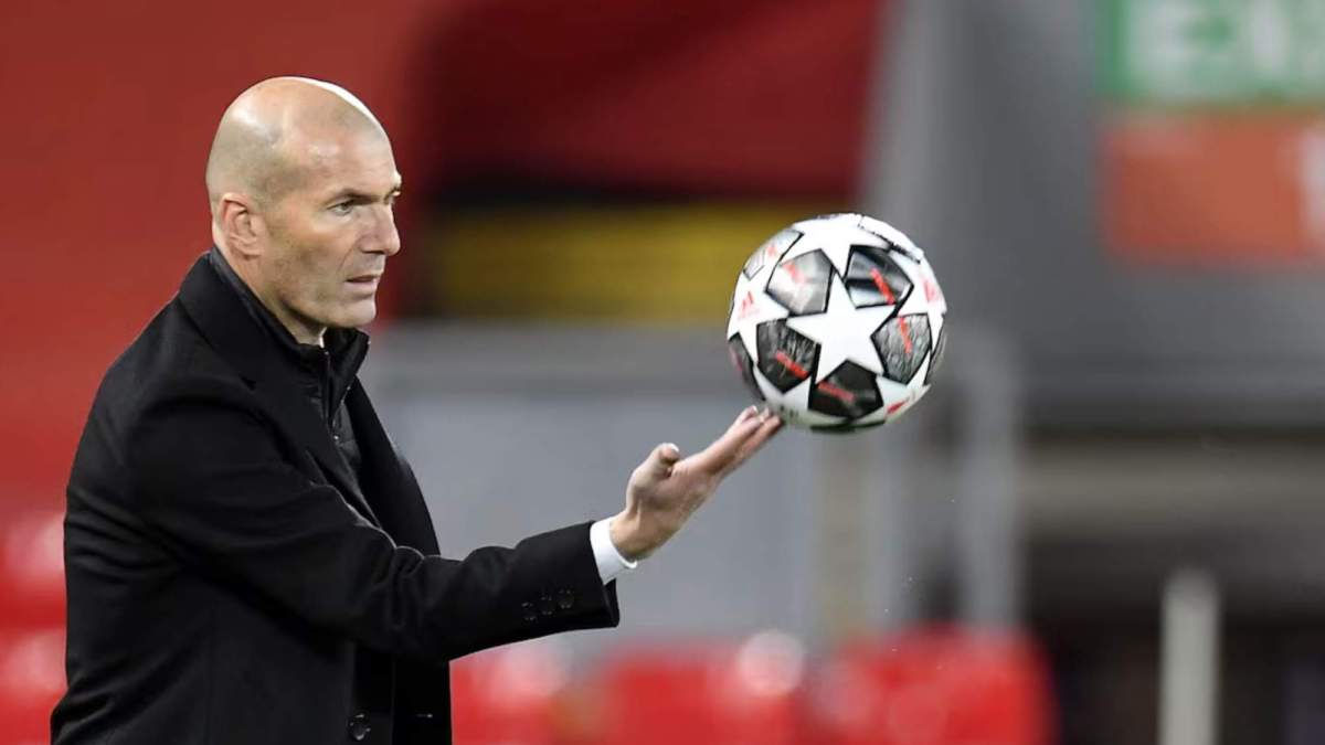 Zinedine Zidane podría estar trabajando para regresar a los banquillos muy pronto, según uno de sus amigos. Zinedine Zidane podría estar trabajando para regresar a los banquillos muy pronto, según uno de sus amigos.