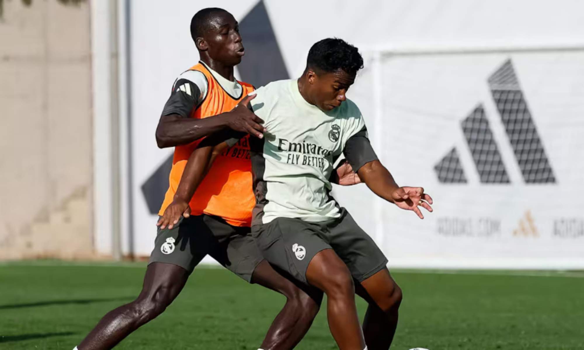 Ferland Mendy pudo entrenarse con el resto de sus compañeros este martes 170 días después de su última lesión.