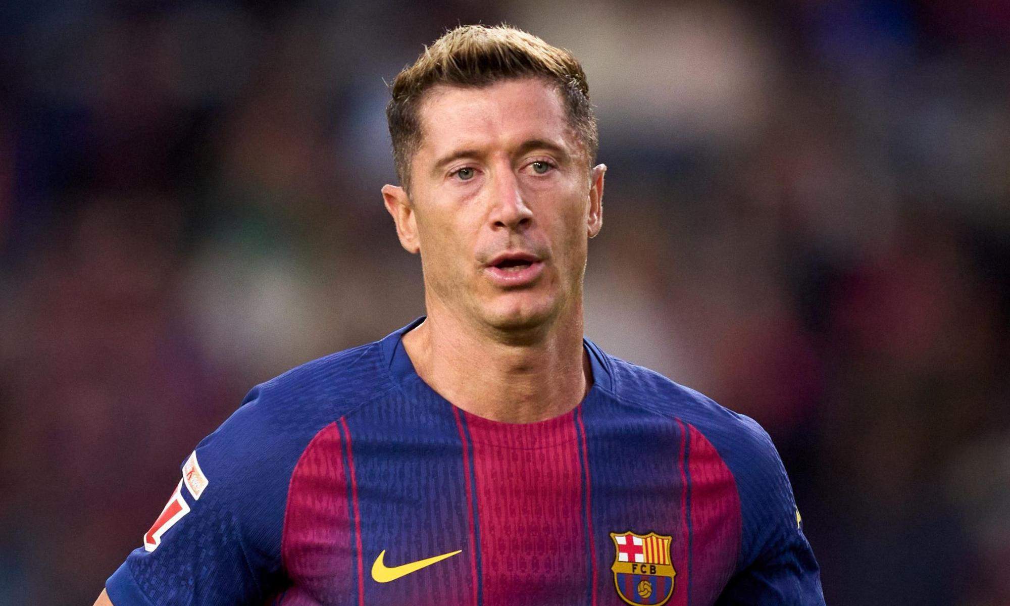 Robert Lewandowski jugando un partido con el Fútbol Club Barcelona.