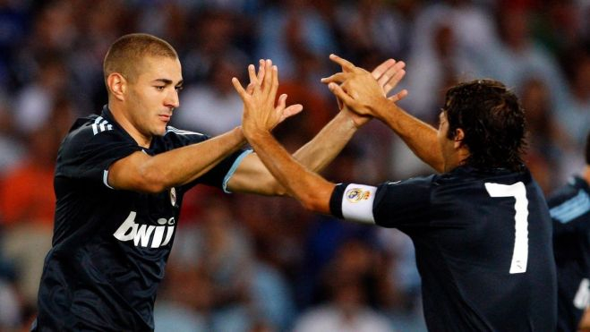 Benzema y Raúl celebrando un gol