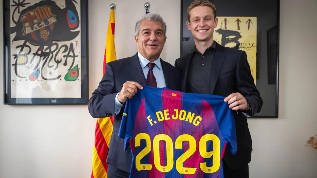 De Jong y Laporta con su renovación