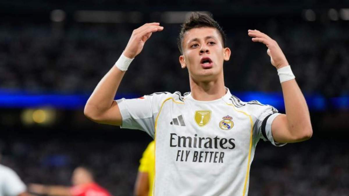 Arda Güler jaleando al Bernabéu Arda Güler jaleando al Bernabéu