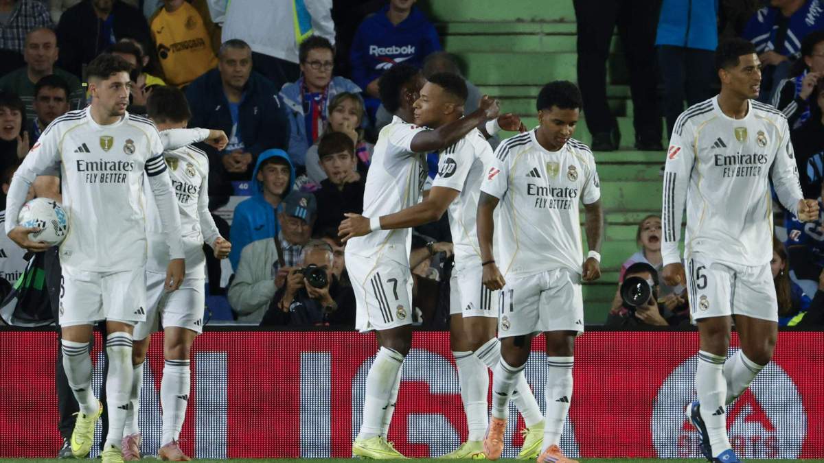 Jugadores del Real Madrid celebrando el gol de Mbappé en Getafe Jugadores del Real Madrid celebrando el gol de Mbappé en Getafe