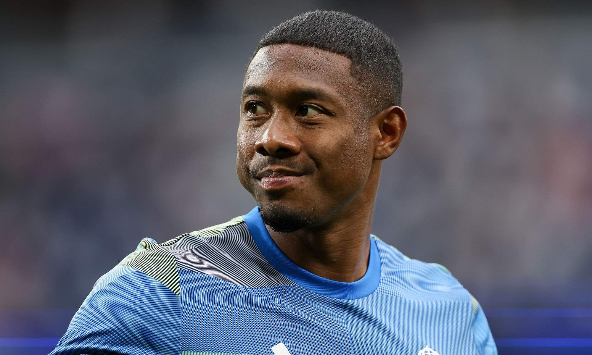 David Alaba durante un calentamiento con el Real Madrid.