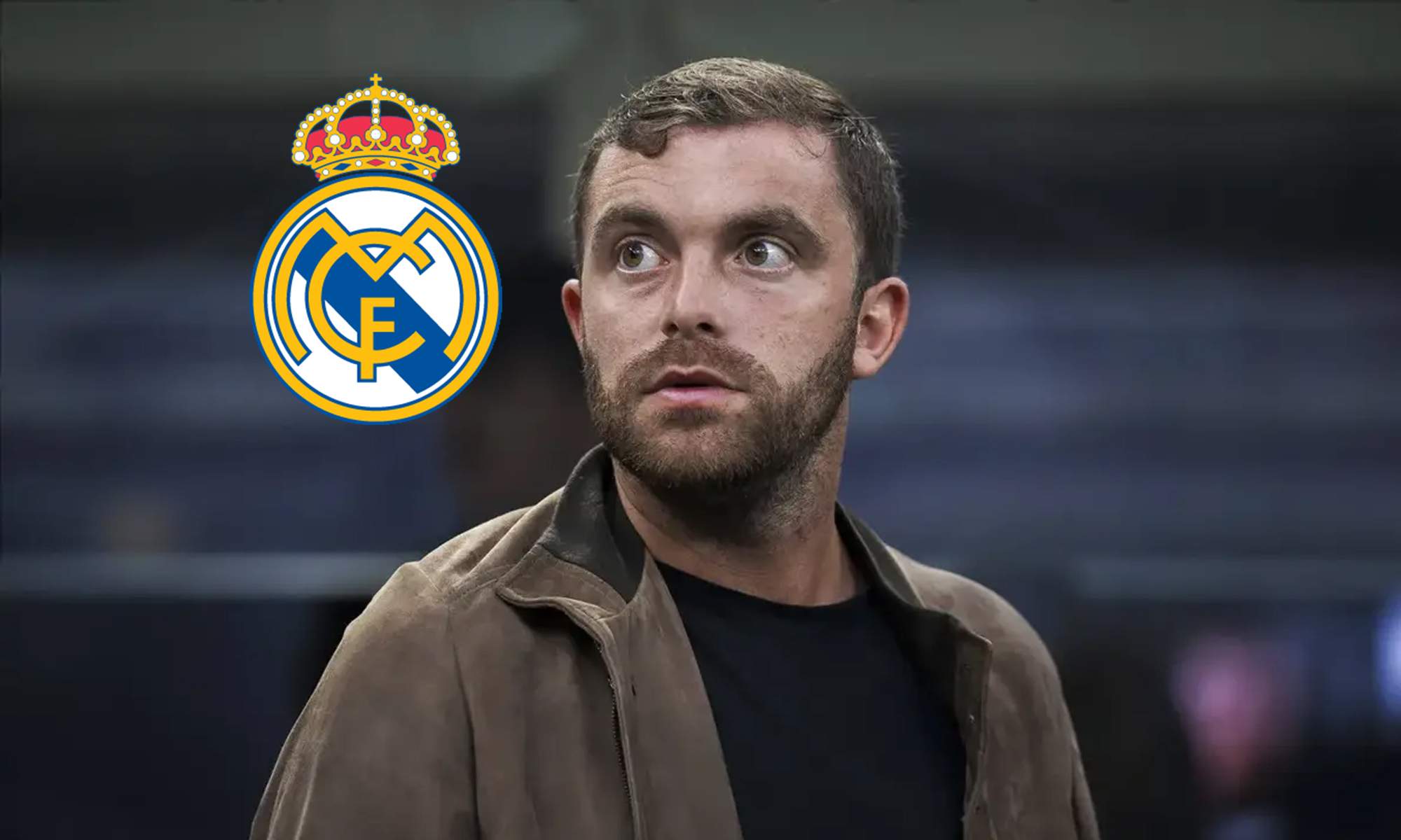 Fabrizio Romano y el escudo del Real Madrid.  Fabrizio Romano y el escudo del Real Madrid.