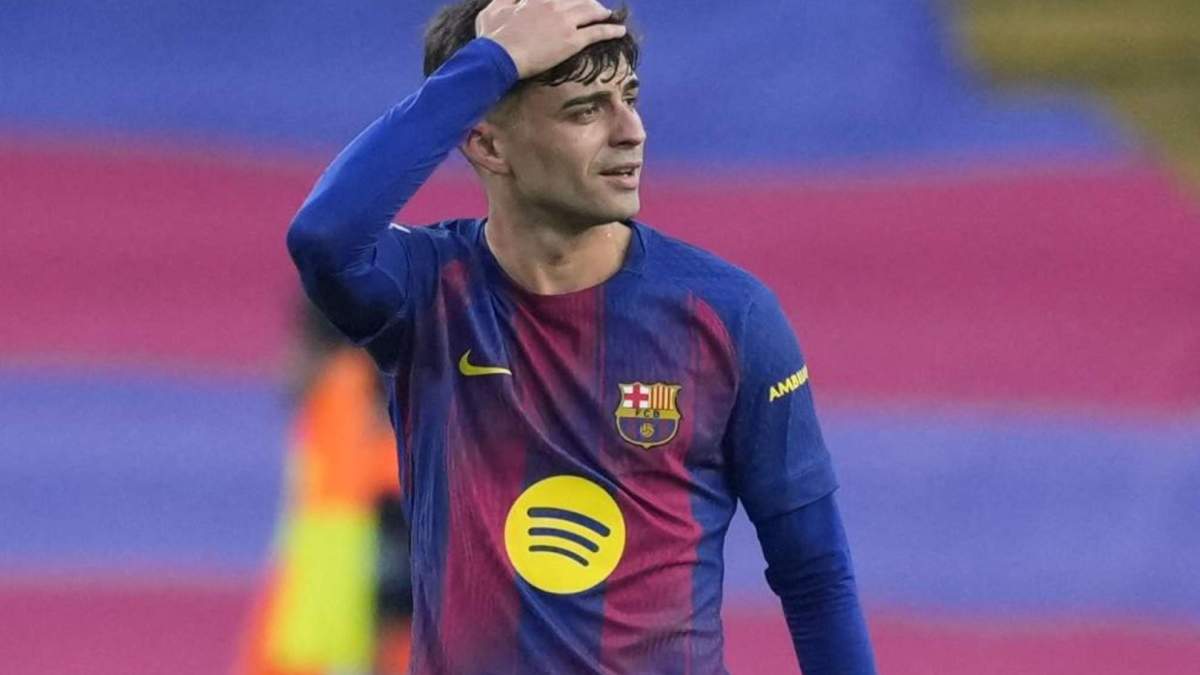 Pedri durante un partido de esta temporada