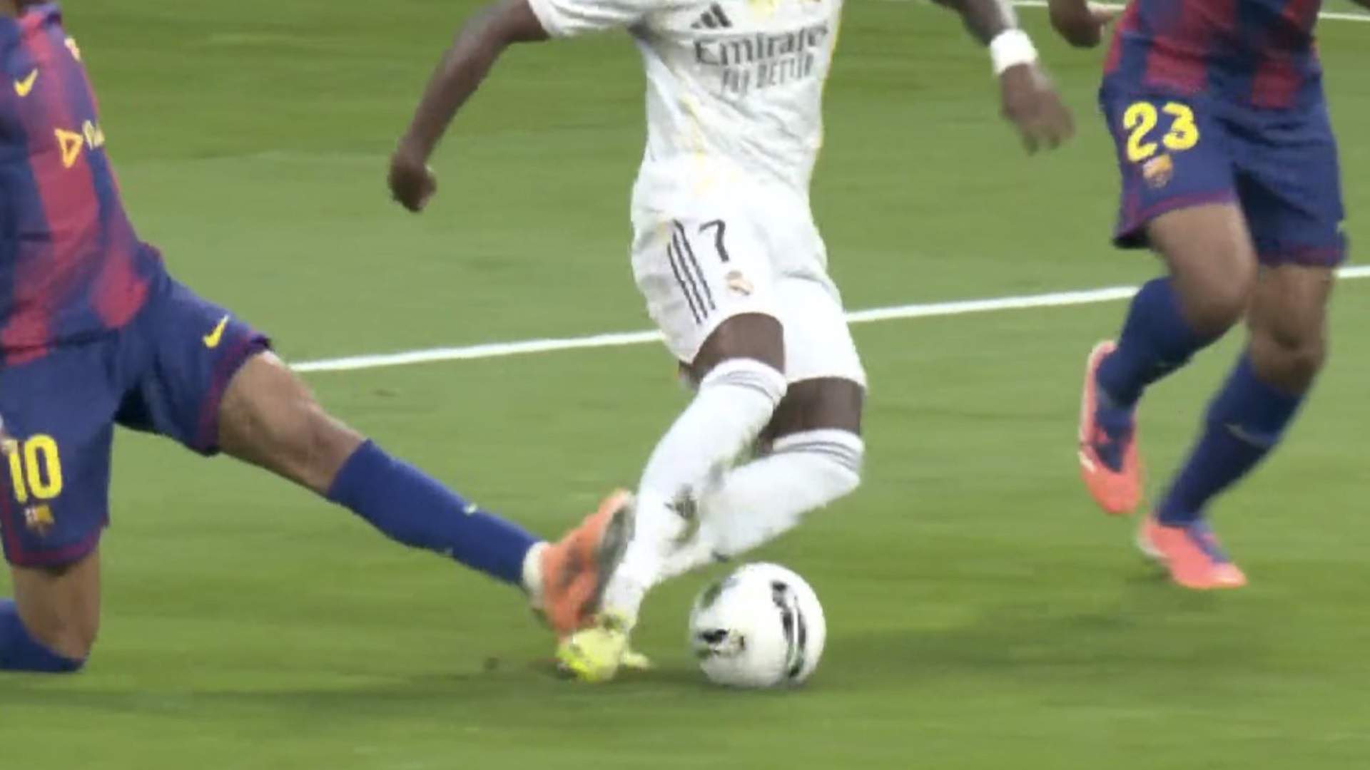 Iturralde aclara si era penalti de Lamine Yamal a Mbappé: "Ha sido…" Iturralde aclara si era penalti de Lamine Yamal a Mbappé: "Ha sido…"