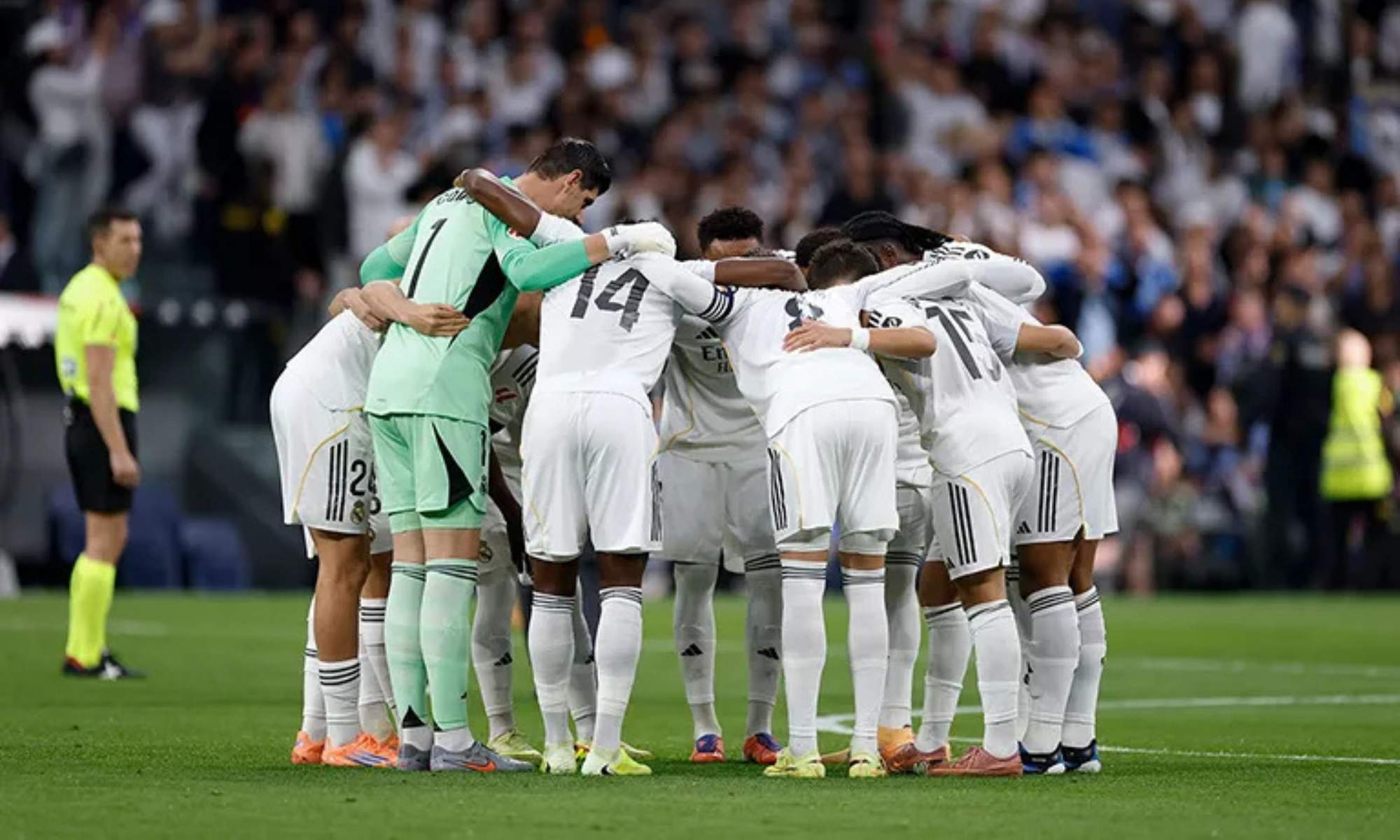 Piña del equipo en el Clásico