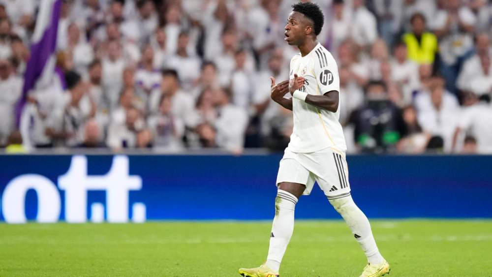 Vinícius Júnior durante el cambio en el Clásico.