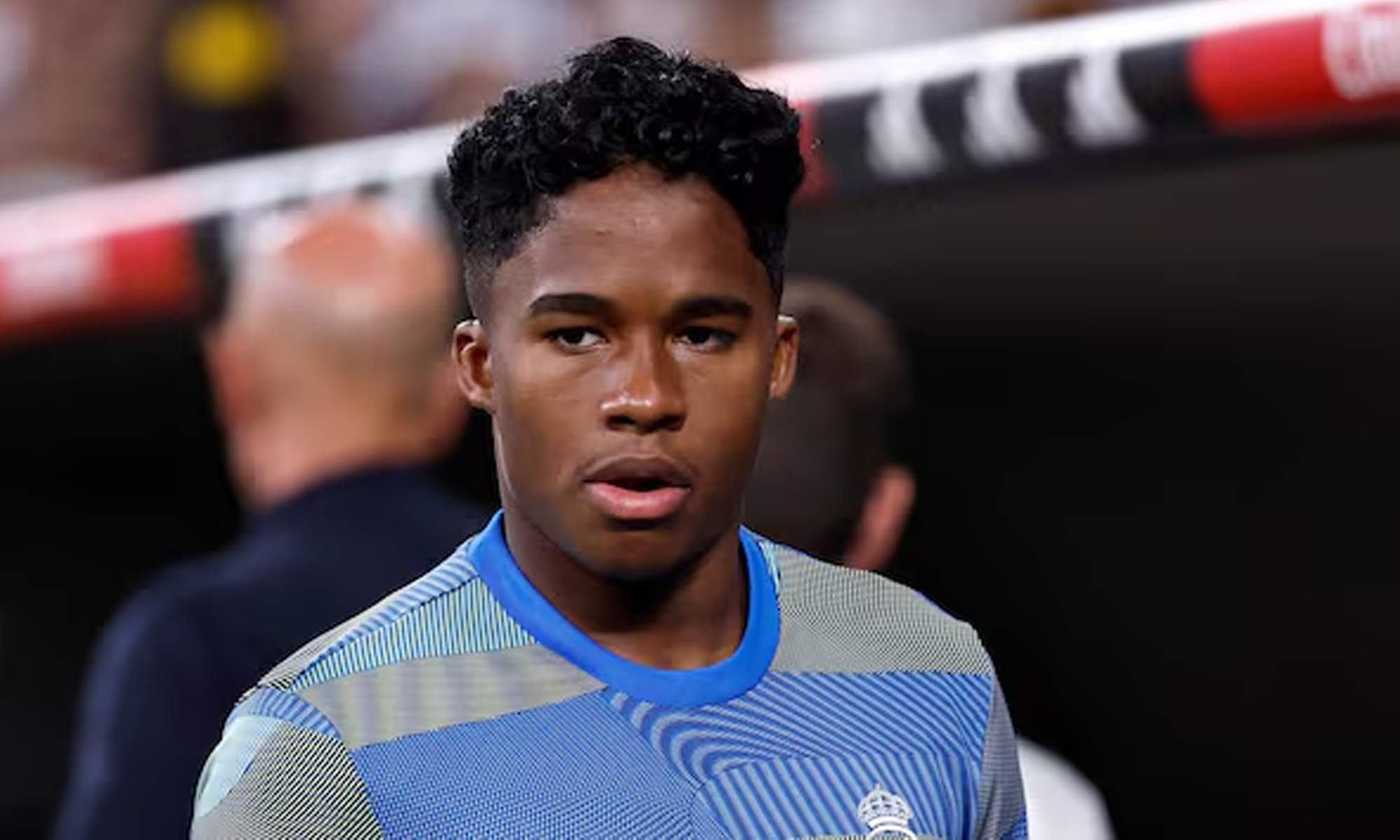 Endrick en el banquillo del Real Madrid.  Endrick en el banquillo del Real Madrid.