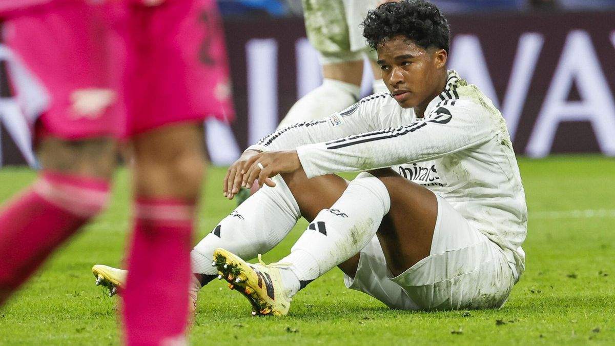 Endrick en el suelo Endrick en el suelo